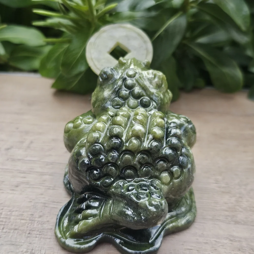 Money Frog Crystal Figurine